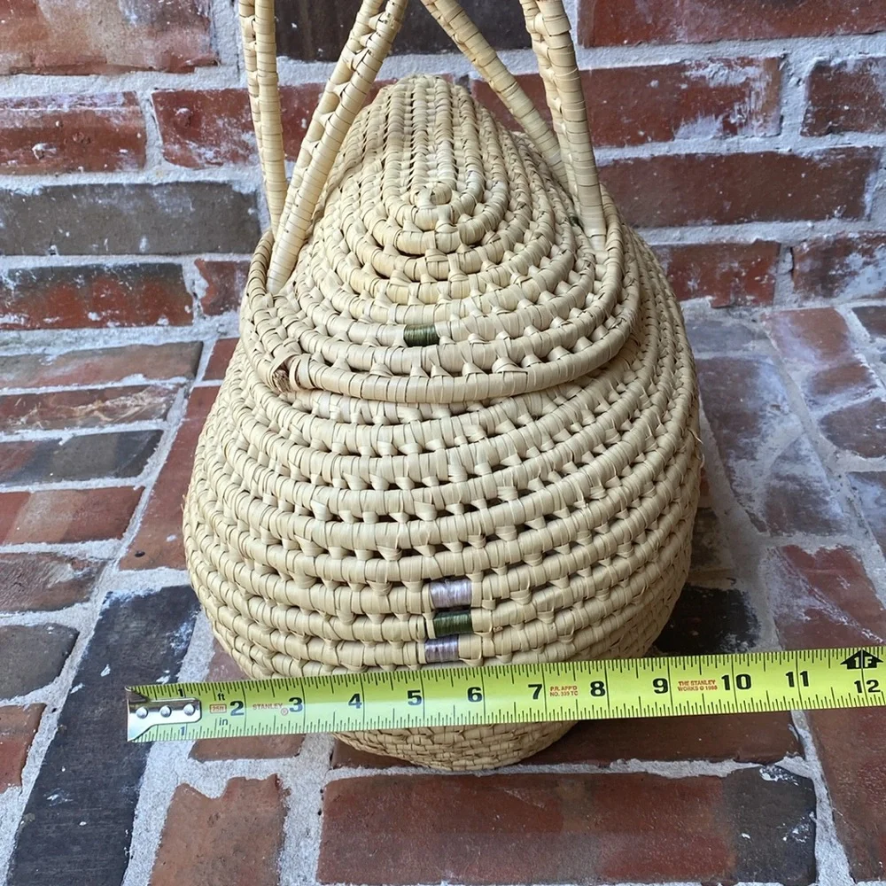 Handcrafted Woven Oval Handbag with Lid